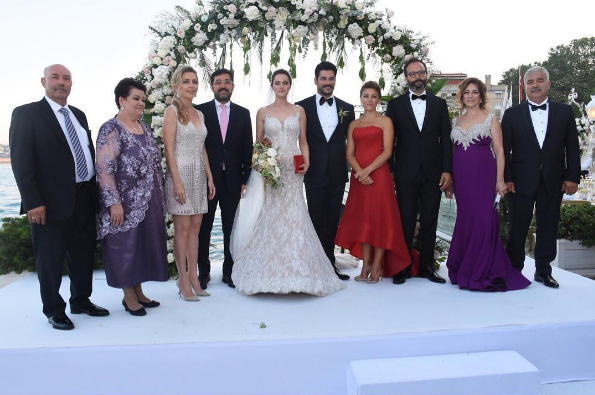 Свадьба Бурака Озчивита и Фахрие Эвджен женский портал