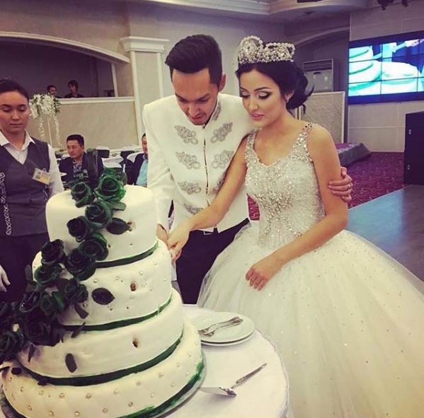 Бірнеше мүшесі және үлкен сиськи порно