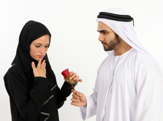 Фитнес орталығында топтық порно көру